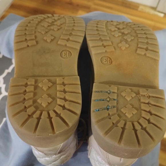 Steve Madden Girl's Jalyn  Iridescent  Lace Up Boots With Side Zipper Sz… - Picture 6 of 6